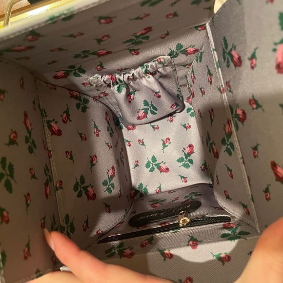 Betsy Johnson takeout box bag - Picture 4 of 6